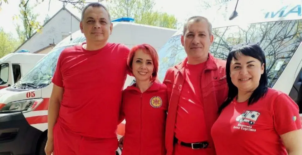 порятунок пораненої, медики швидкої