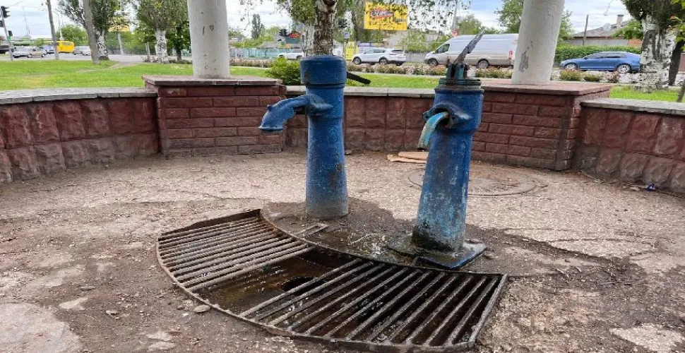 У Павлограді «революція» з вуличними водозбірними колонками