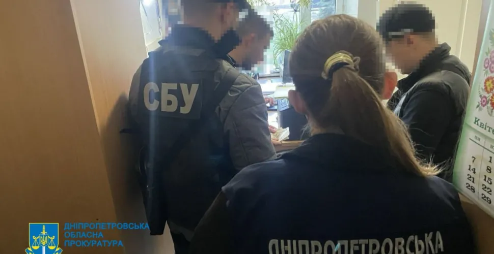 У Дніпрі викрито посадовця медичного закладу, який зловживав службовим становищем та брав хабарі