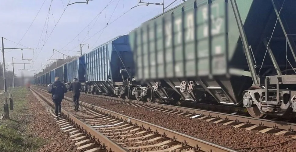 У П’ятихатках жінка потрапила під вантажний потяг