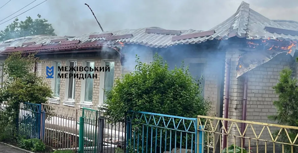 Армія рф вдарила дроном по дитячому садку у Межовій