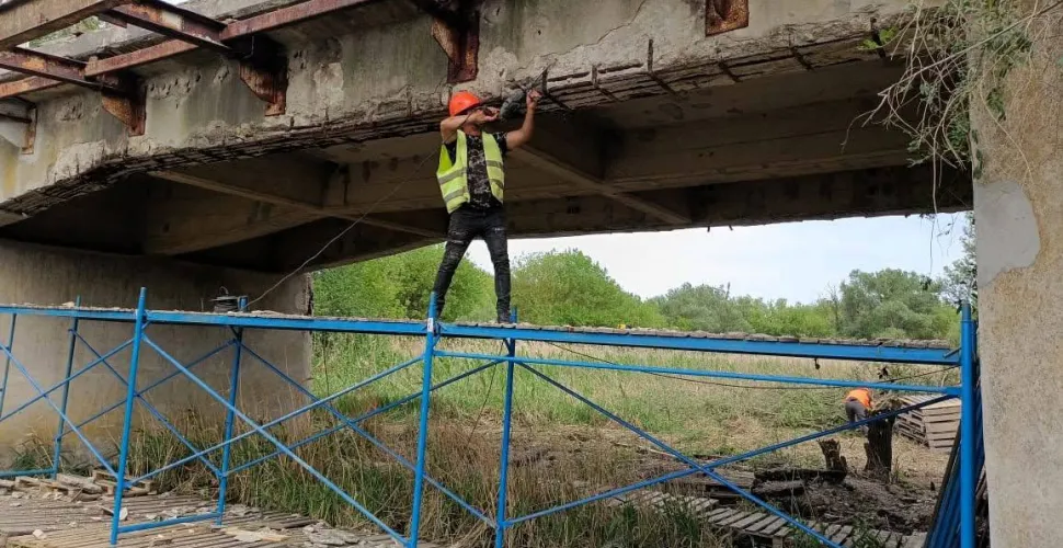У Долинському розпочали ремонт мосту через Саксагань