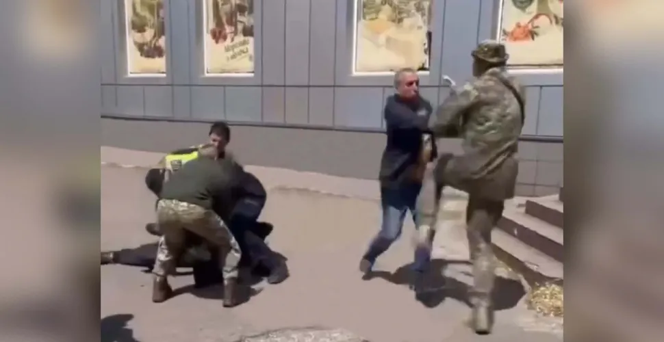 інцидент, бійка, військові, цивільні