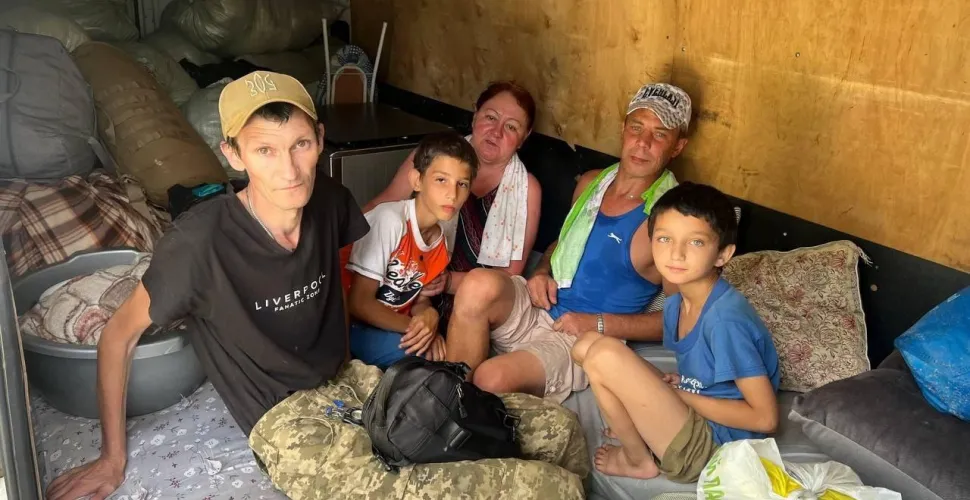 удар КАБ, евакуація, родина у лісі