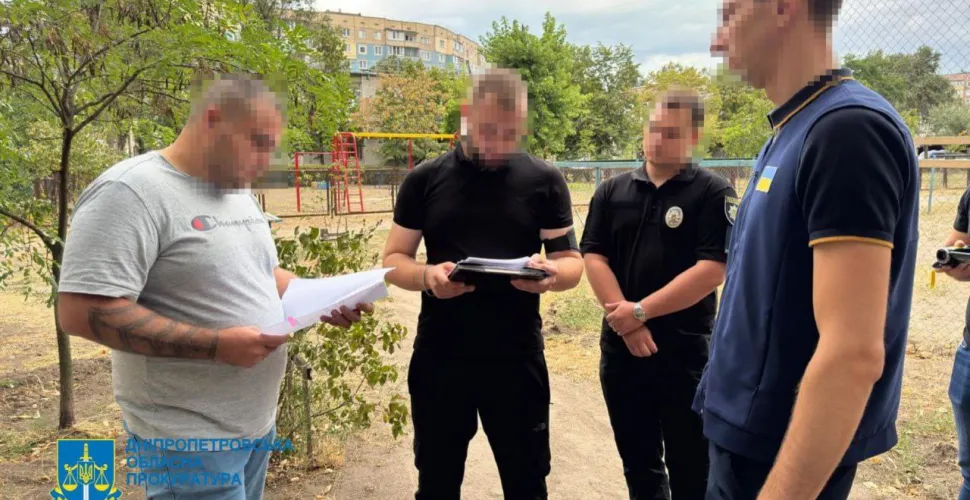 У Дніпрі поліція оголосила підозру директору компанії, яка займалася незаконним видобутком піску