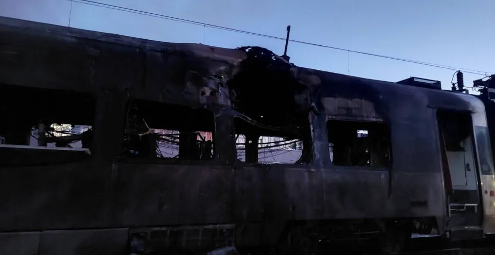 Через пошкодження залізничних колій потяги через Дніпро затримуються
