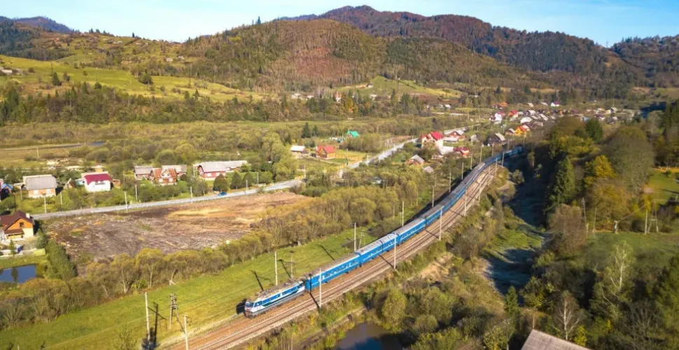 Зміни у русі поїздів, що курсують через Дніпро та Кривий Ріг