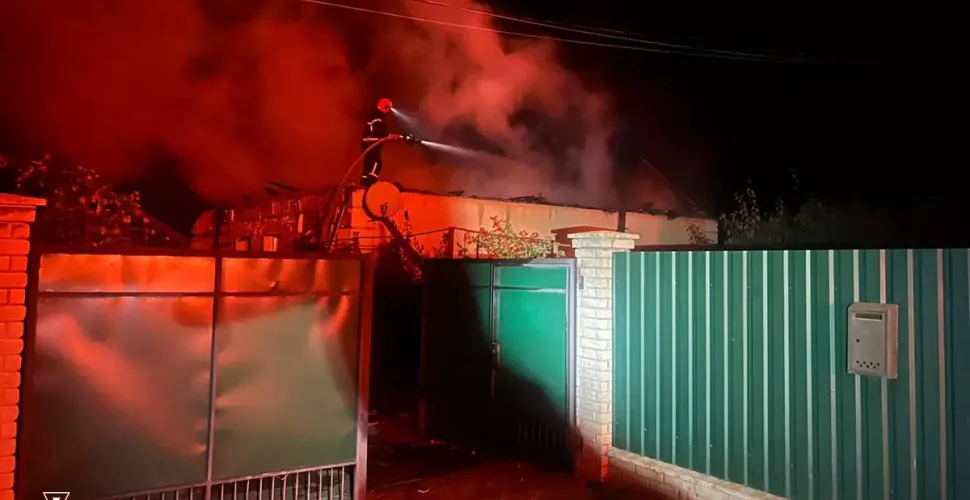 Ворожі дрони та артилерія били по Дніпропетровщині