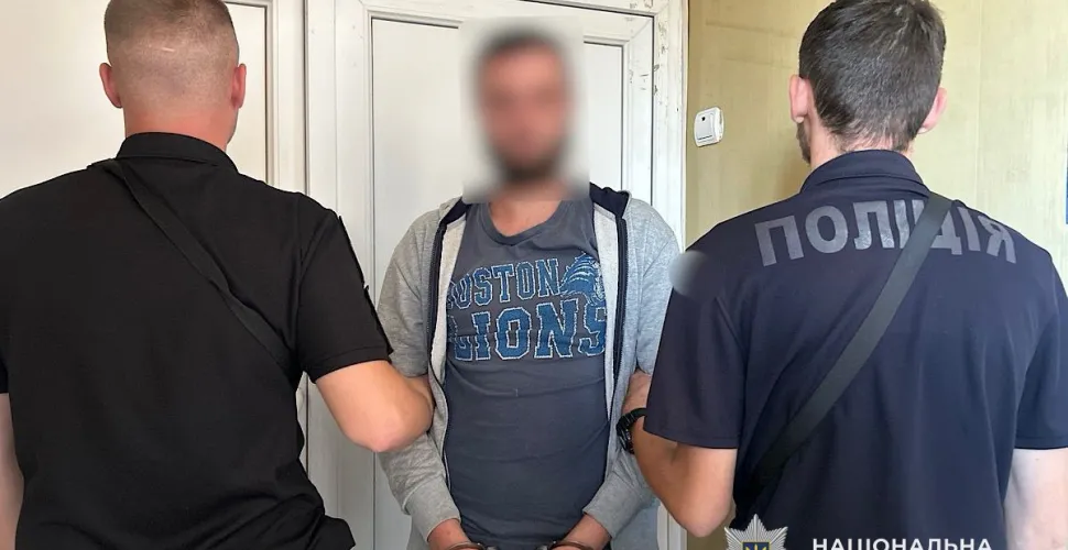 На Криворіжжі поліцейські затримали та повідомили про підозру чоловіку за умисне вбивство
