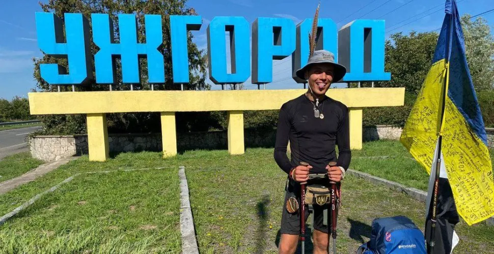 Волонтер із Дніпра пройшов пішки до Ужгорода заради благодійного збору