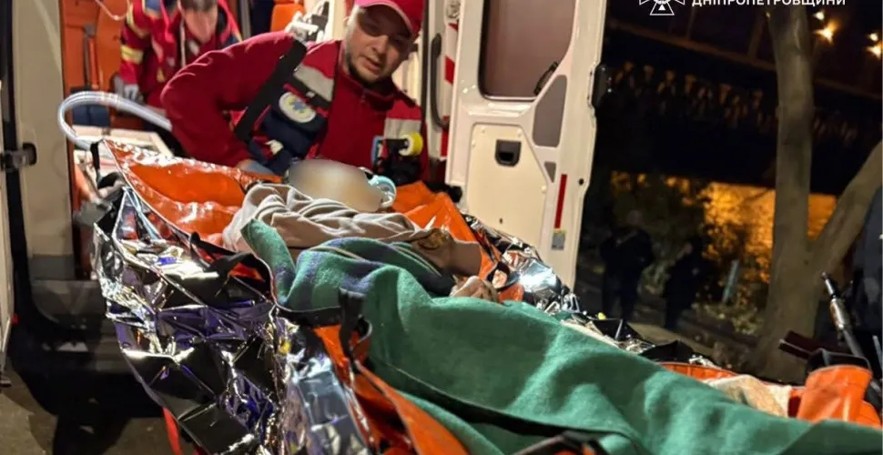 У Дніпрі врятували дівчину, яка стрибнула з Амурського мосту