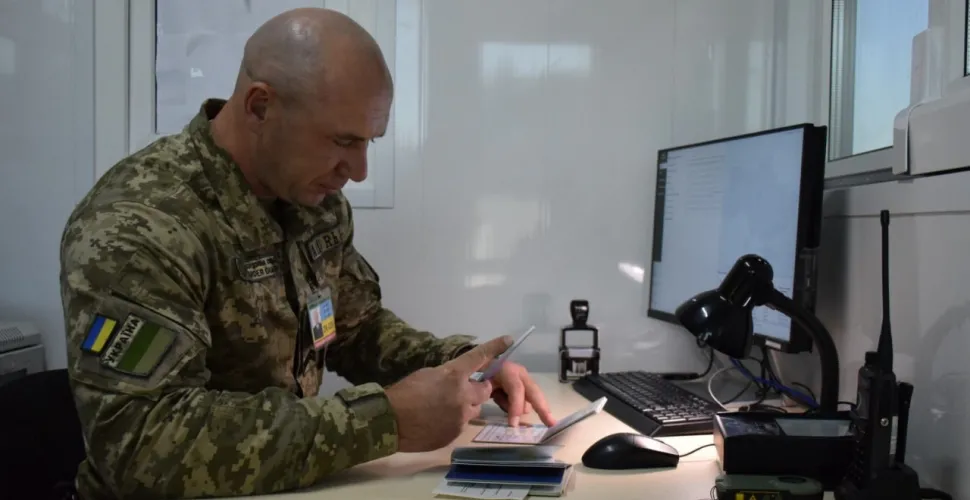Дніпрянин намагався виїхати до Угорщини з підробленими документами