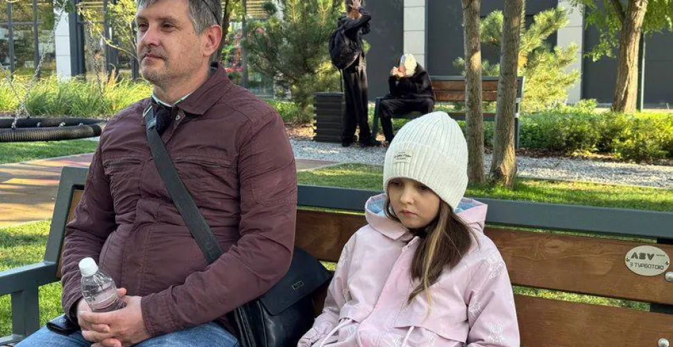 У Дніпрі дівчинку, на яку впала інсталяція, виписали з лікарні