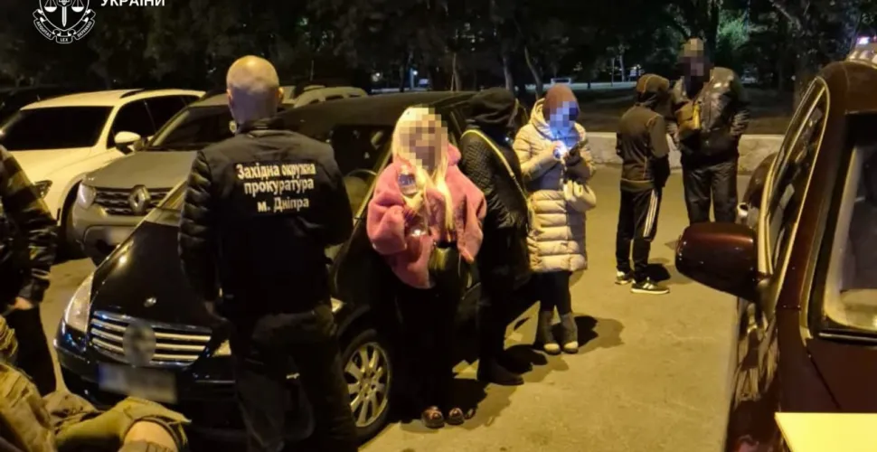У Дніпрі поліцейські викрили пару, яка переправляла чоловіків через кордон