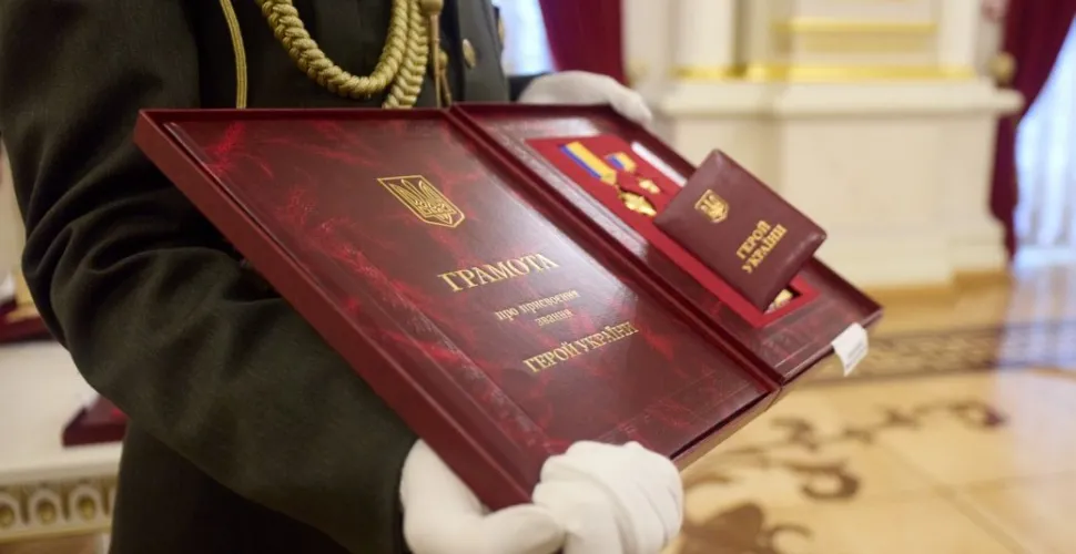 Зеленський присвоїв «Золоту Зірку» двом героям з Дніпропетровщини