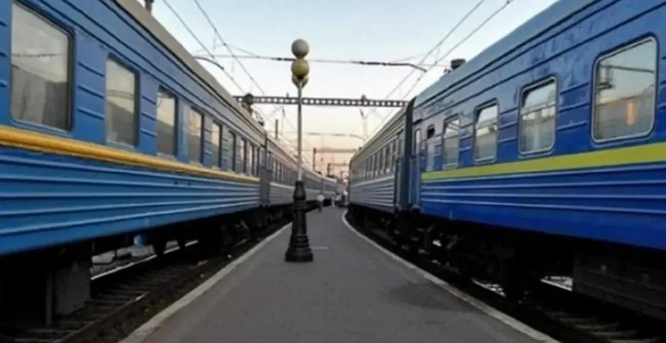 Через обстріли ускладнений рух поїздів на Дніпропетровщині